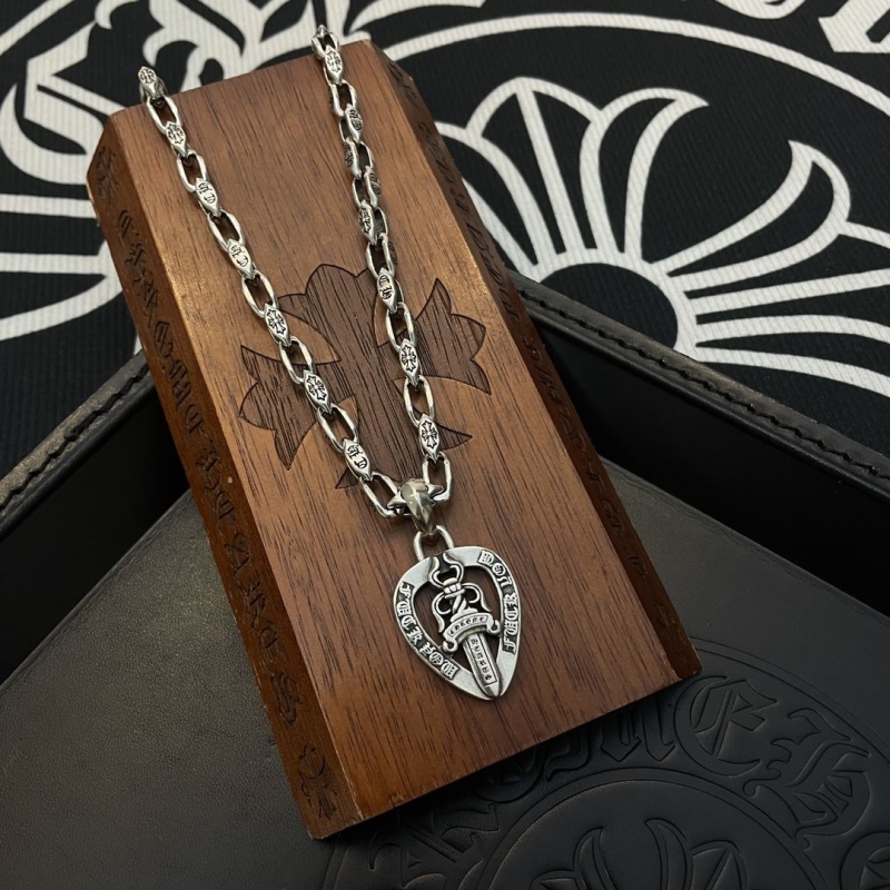 Ch*0me He**ts necklaces